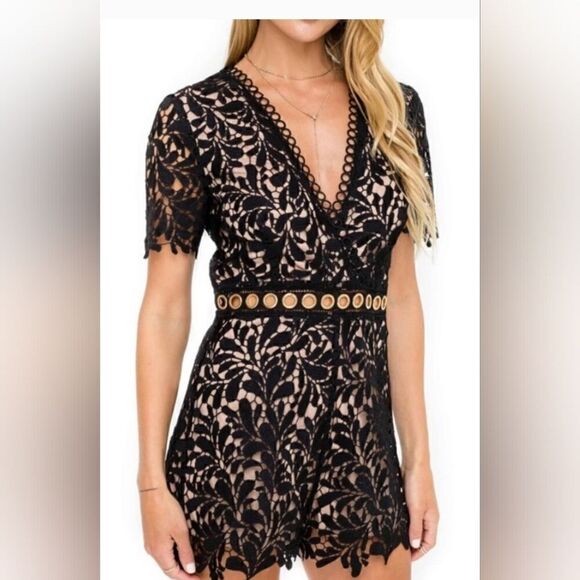 ASTR the label black lace shorts romper - Picture 1 of 13